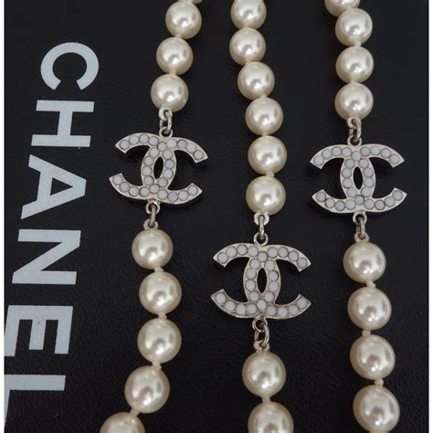 Bijoux Chanel femme occasion .